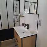 Des Allas Apartment *